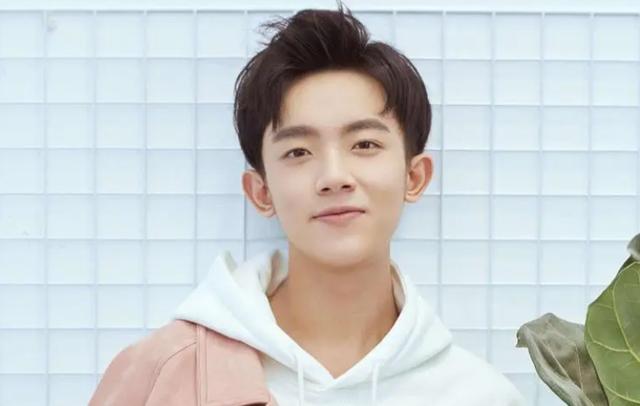 荒唐女制片人张皓炘糟蹋多名男星,还曝光了照片