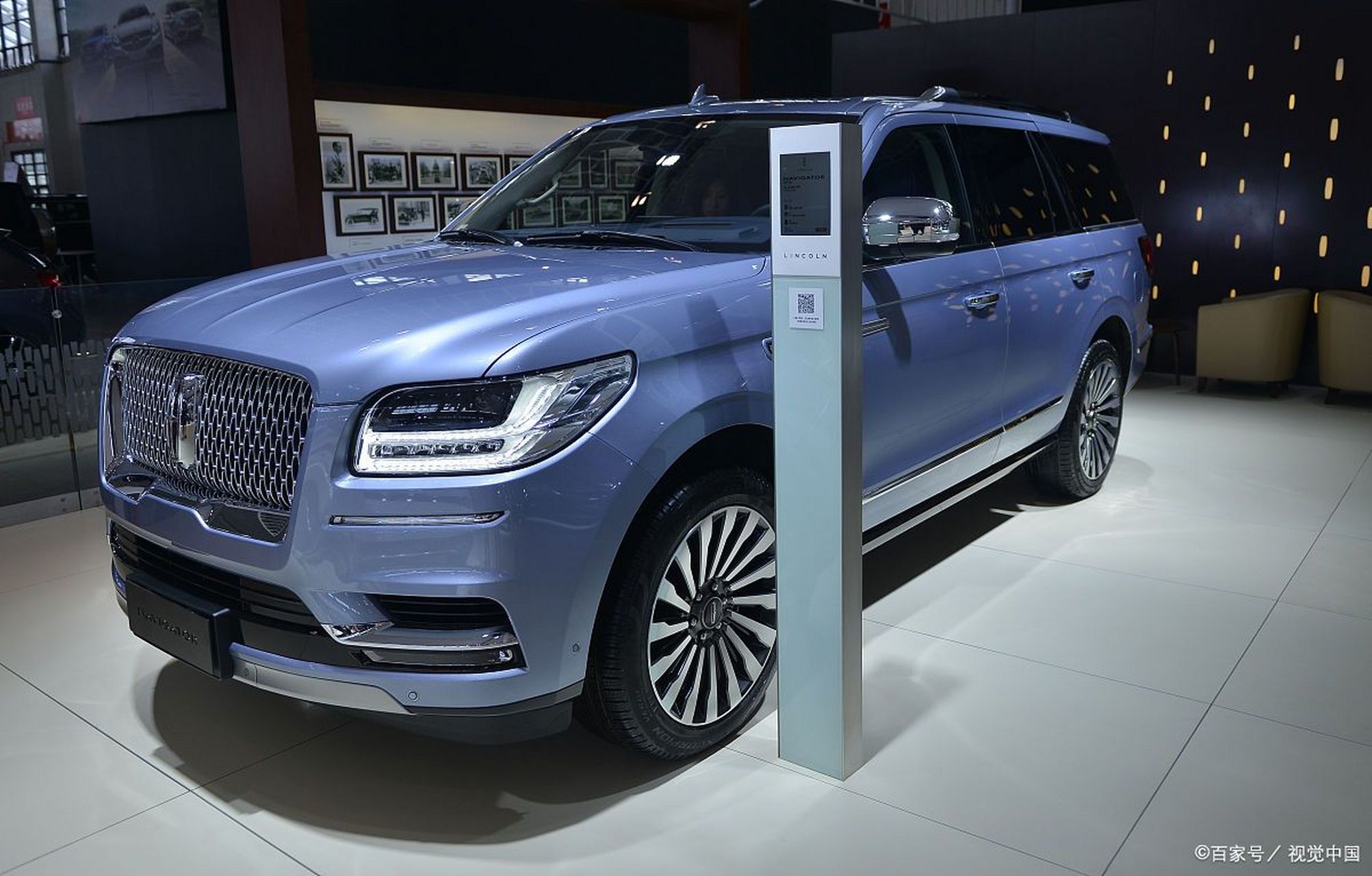 劳斯莱斯和林肯航海家是顶级豪车市场的两大巨头.