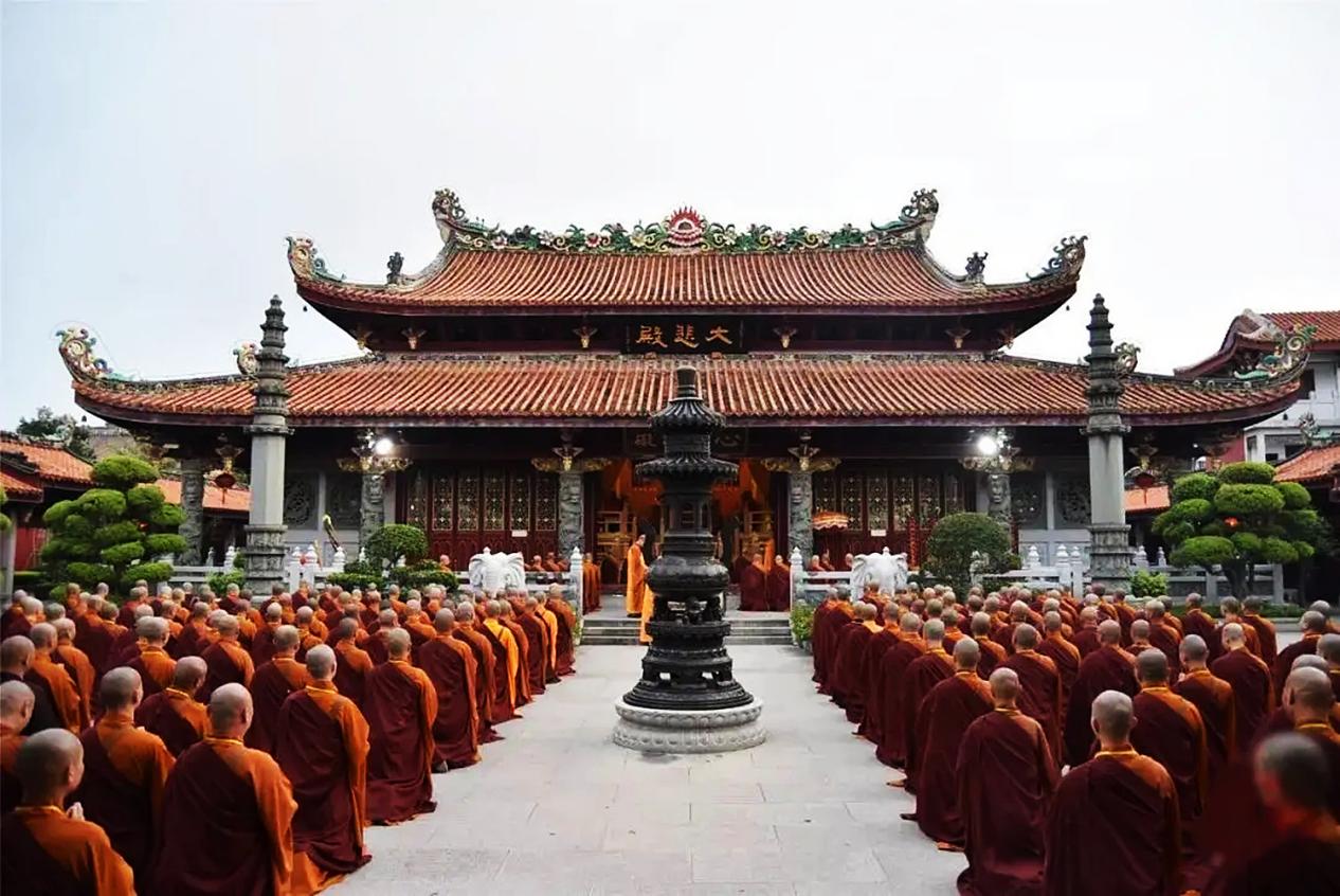 潮州开元寺:一眼望穿五代十朝,山水重叠,青青草色,美到心坎里