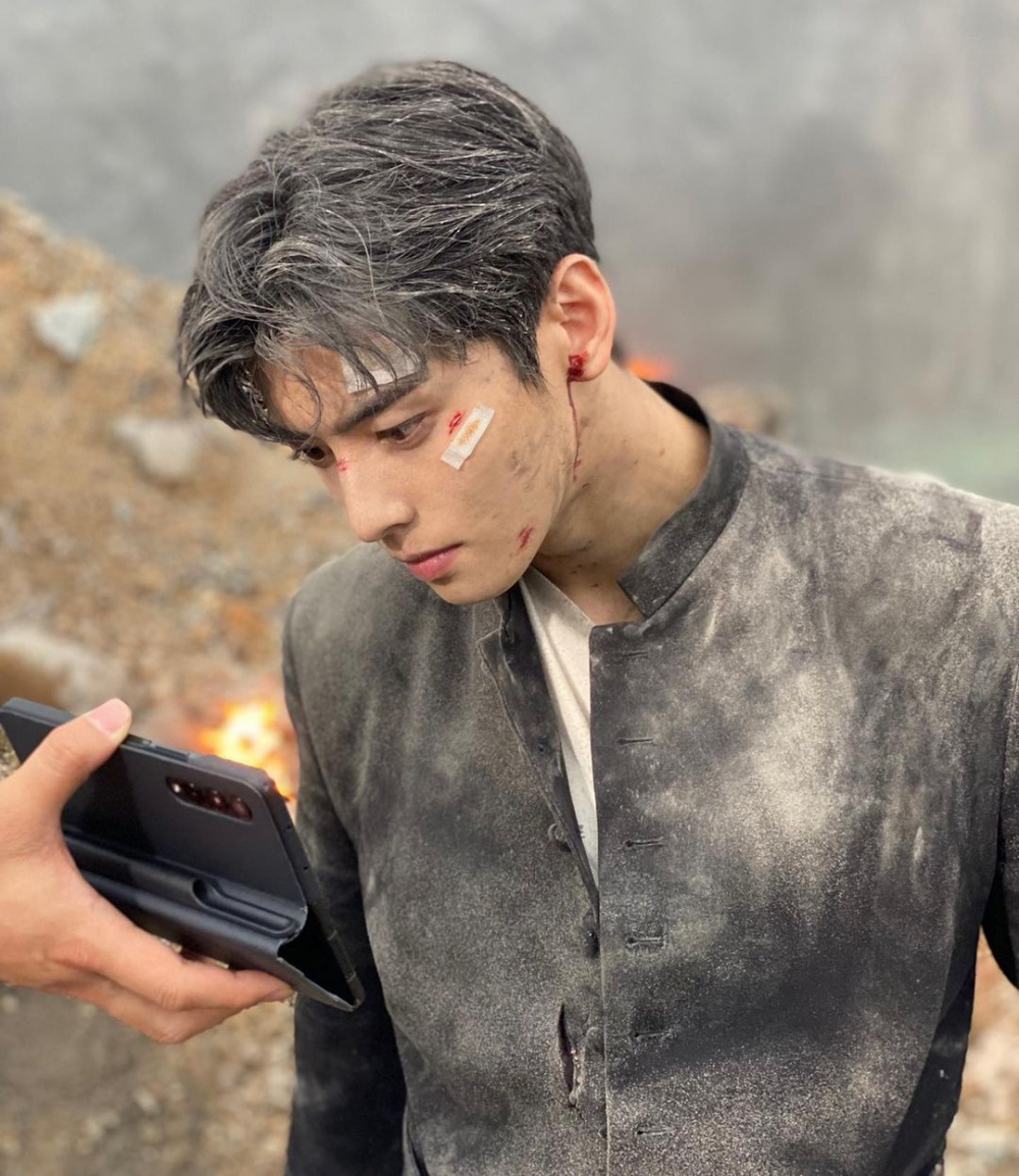 《island》车银优大结局颜值大爆发,战损妆帅到窒息!人间cg认证