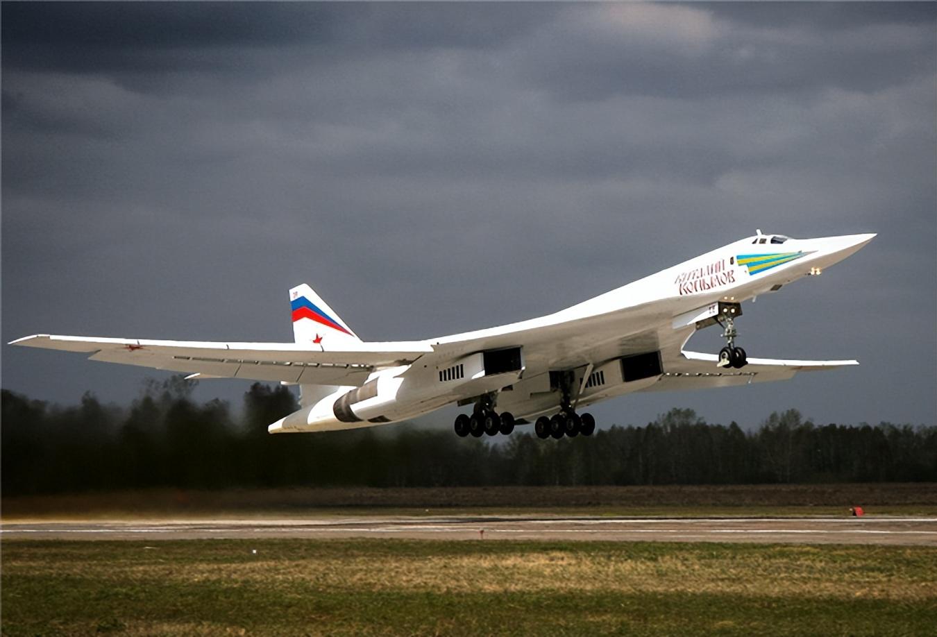 俄最强轰炸机图160,部署黑龙江对岸,释放给解放军一个强烈信号