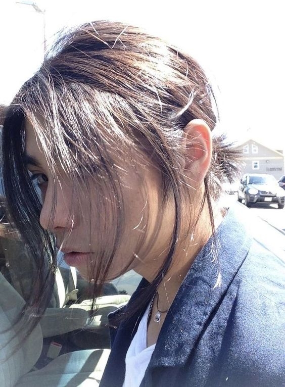 苣屋戏外是黑发大帅哥!村上虹郎浓颜系帅脸超迷人,爸妈皆是大咖