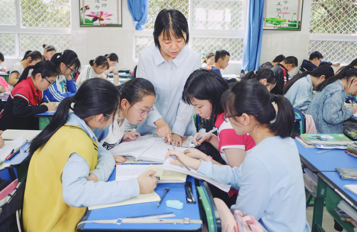 绵阳市第二中学郭萍老师获评正高级教师