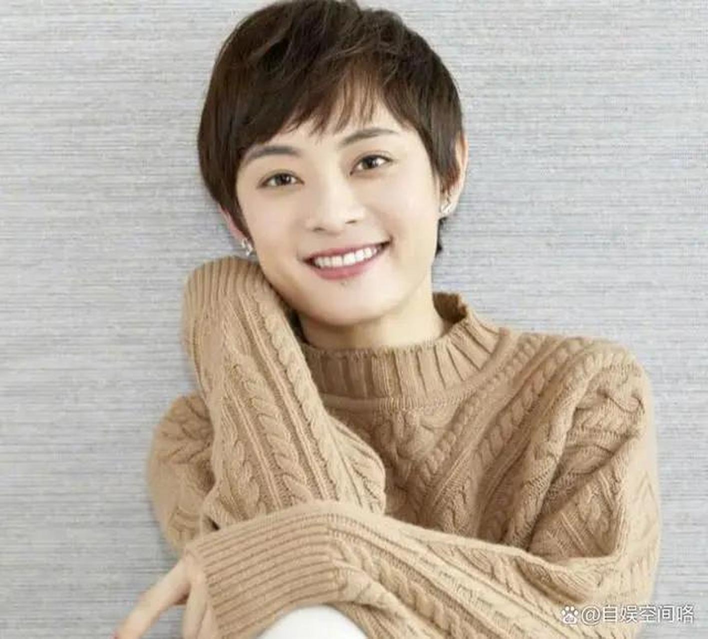 孙俪资助海清读书,但遭到其恶意中伤,捐款背后的故事引发公众关注.