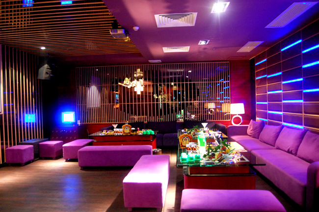 故事:我在东莞夜店当保安,见证了太多打工妹的黑白人生