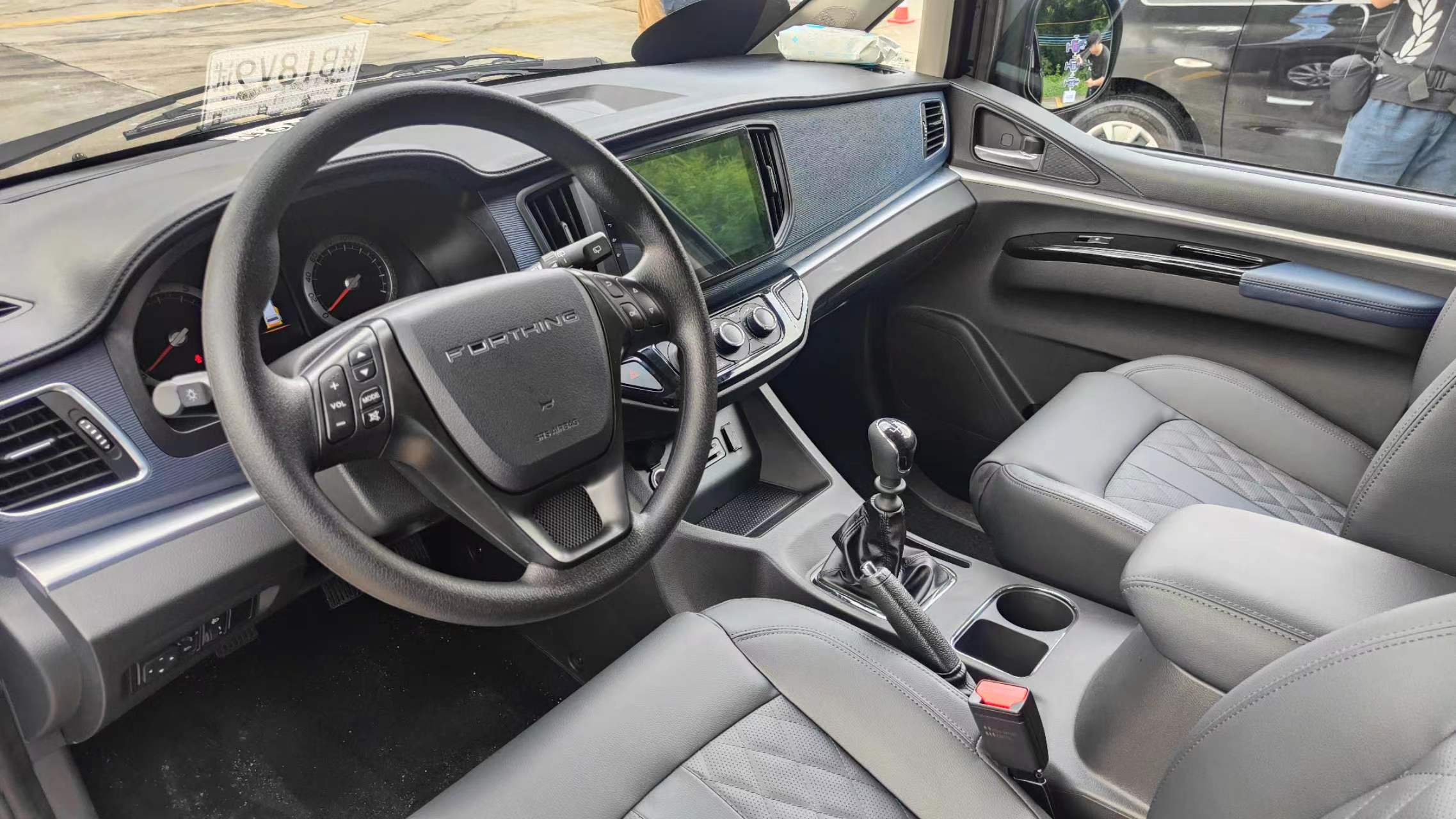 拉人拉货两不误,风行菱智这两款mpv能解决创业痛点吗?