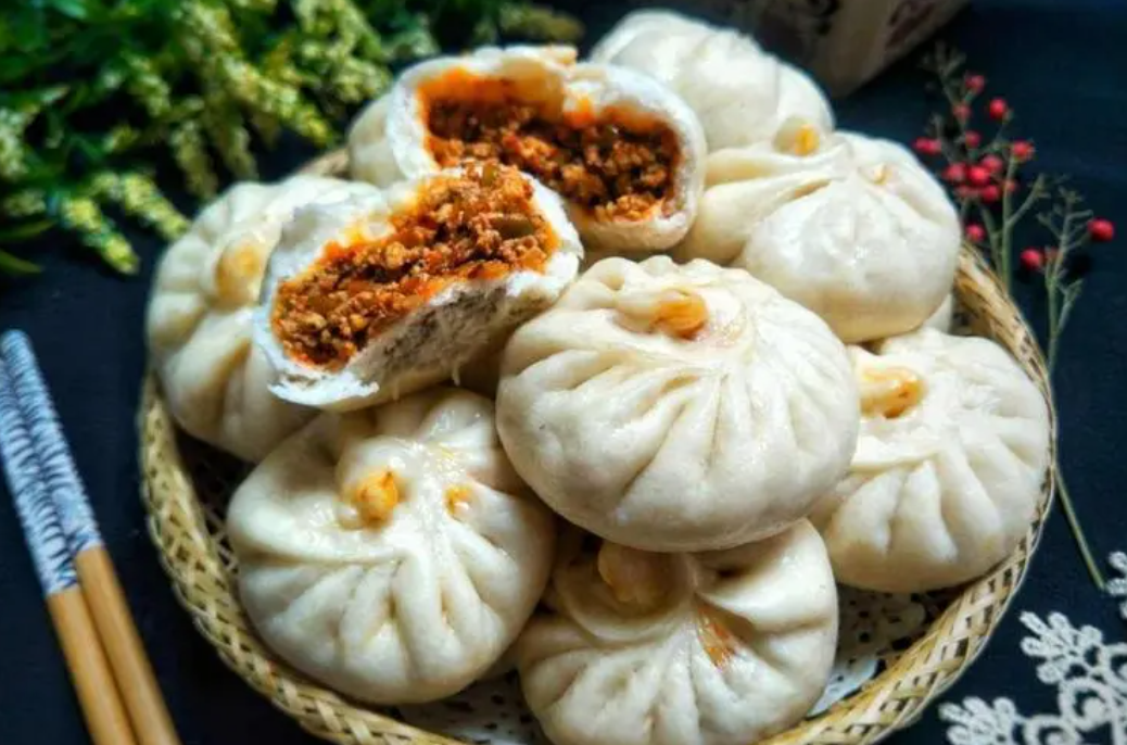 济南美食:济南热门美食"草包包子",口感让人流连忘返!