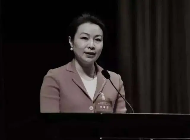 案例:云南女色虎罗敏,曾是部队"最美军花",靠陪睡上位