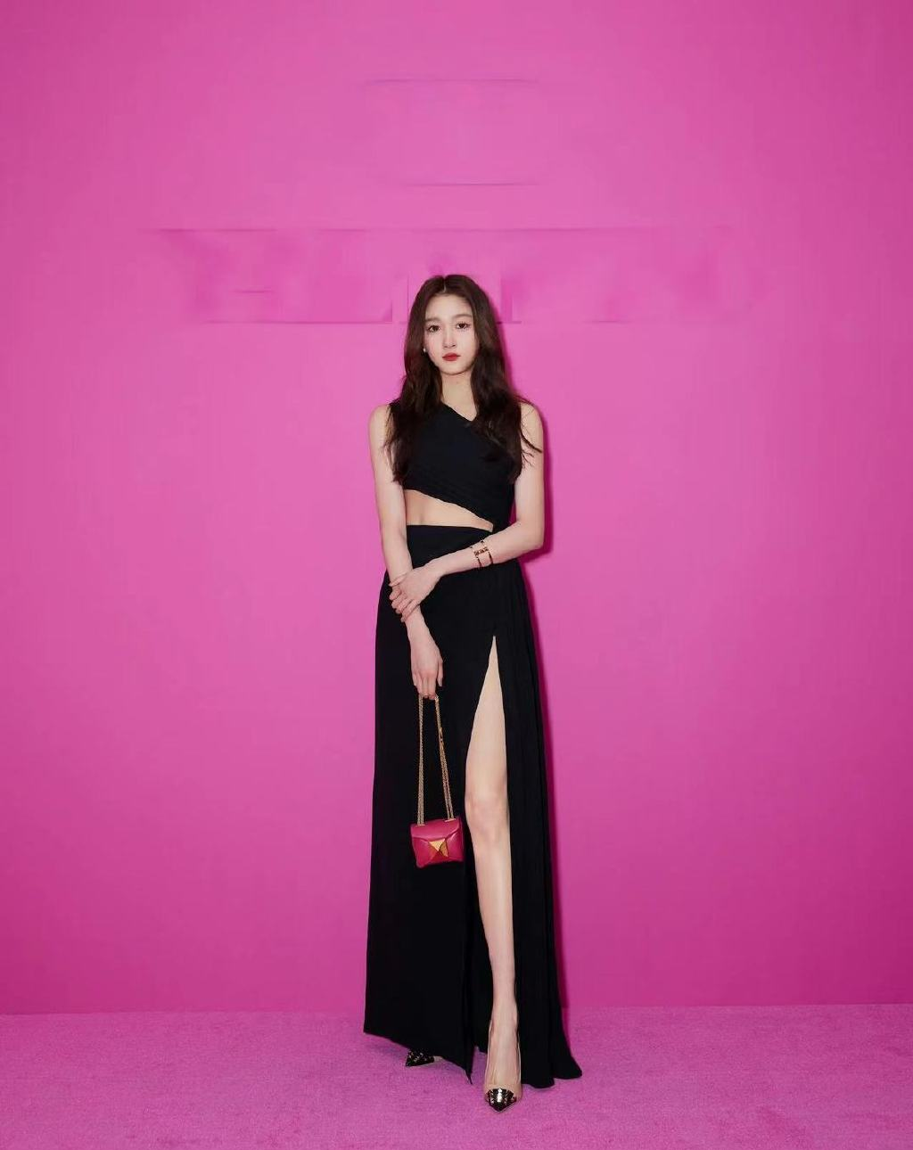 讲真,关晓彤只要"露腿"就没输过,这腿p都不敢这么p!