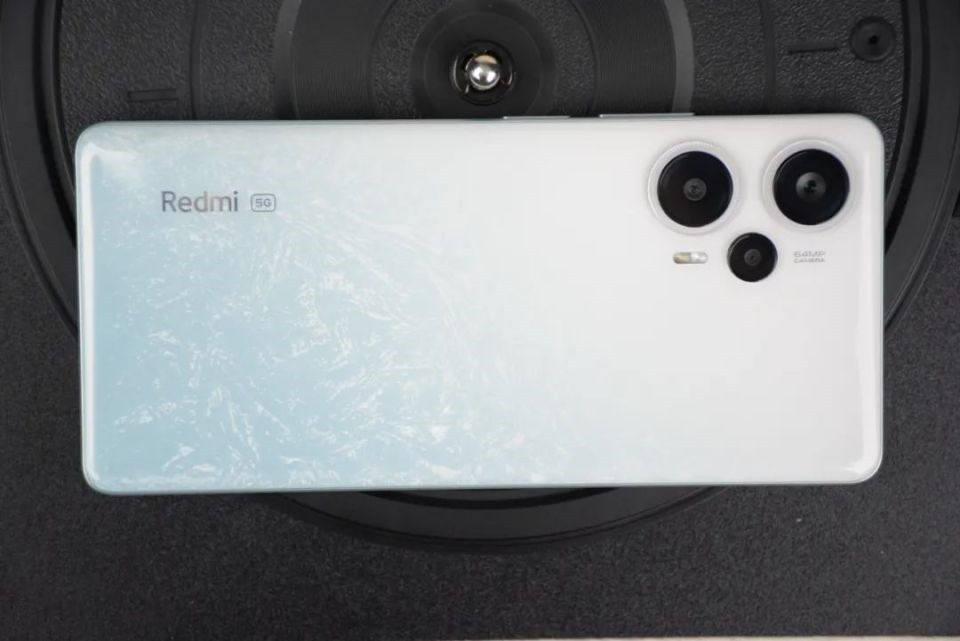 红米note13turbo大步迈进:18g 1tb放在2399,很难不火