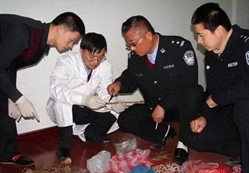 慈溪白骨案主犯徐丹,将男友尸体藏在家中10年,被抓时已结婚生子