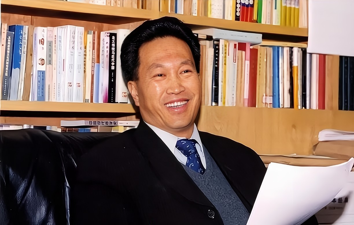 河北富豪杨卓舒:年近古稀,投案自首锒铛入狱,生钱全靠"赊"