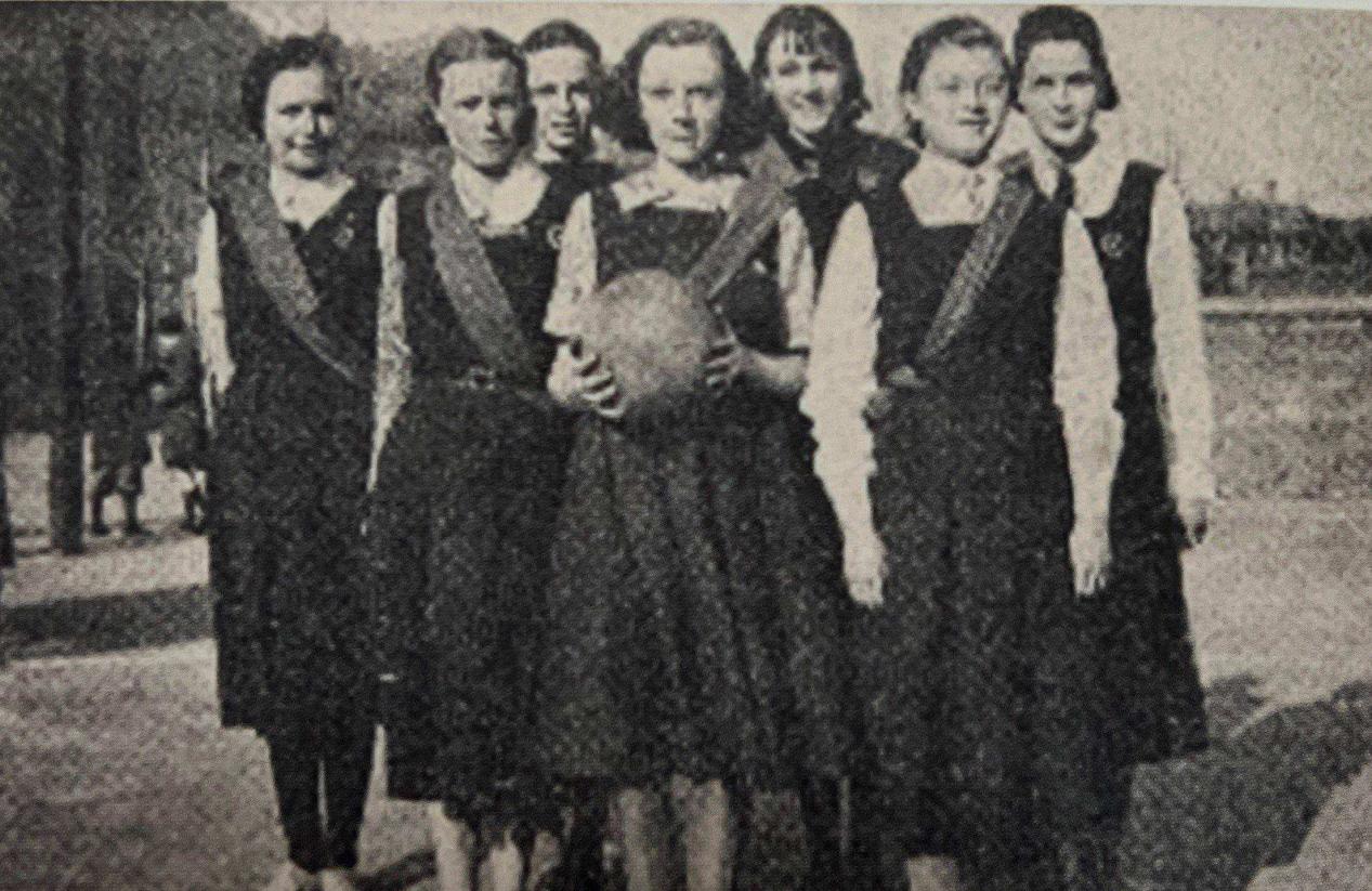 1937年,19岁少女帕梅拉在北京狐狸塔被挖心,凶手迄今是迷