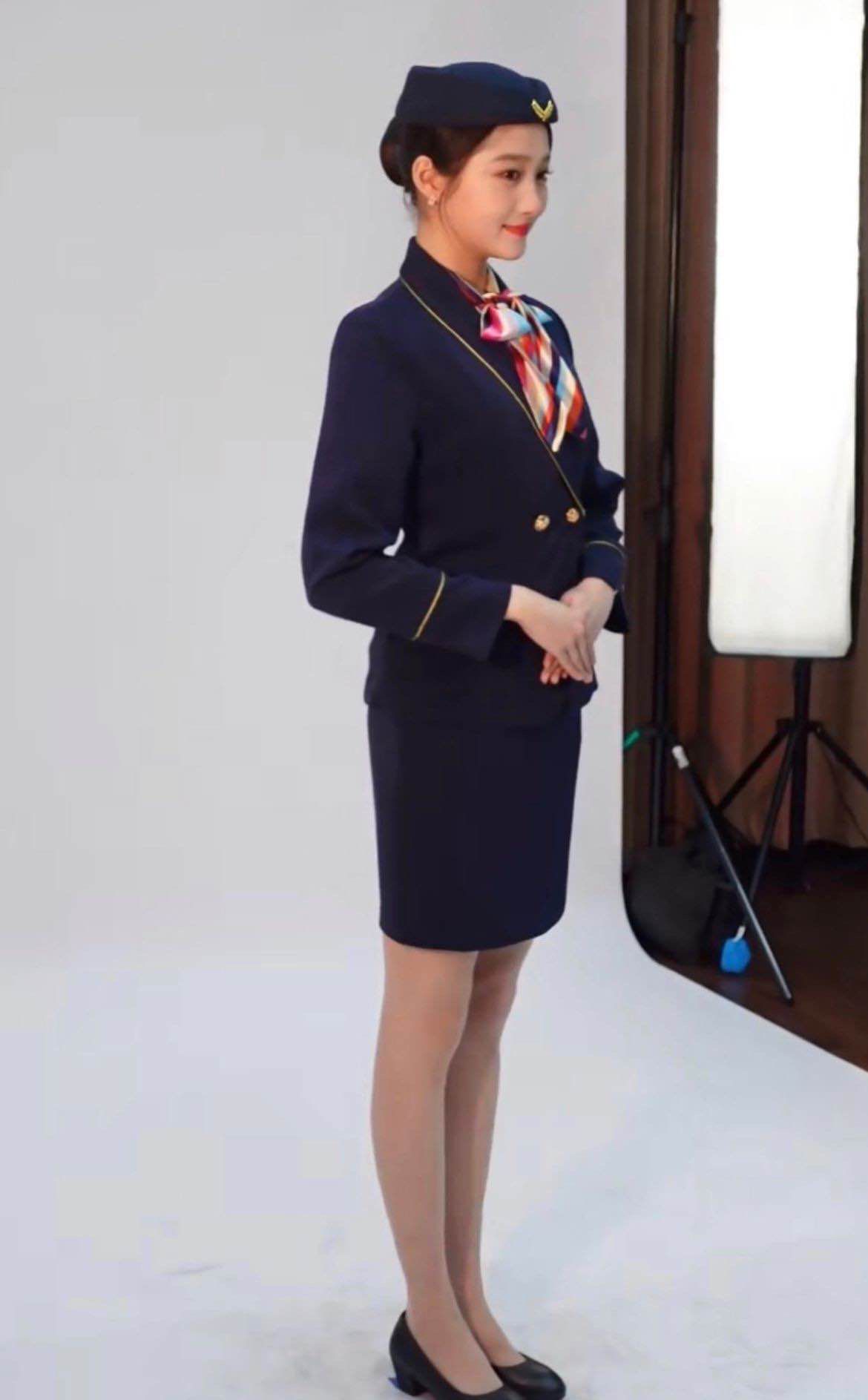 关晓彤的"空姐"造型,刷新了我对她美貌的认知!