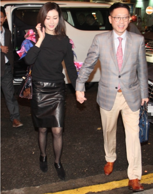 花花大少许晋亨面色憔悴状态差,现穿搭似暴发户,网友:透支过度