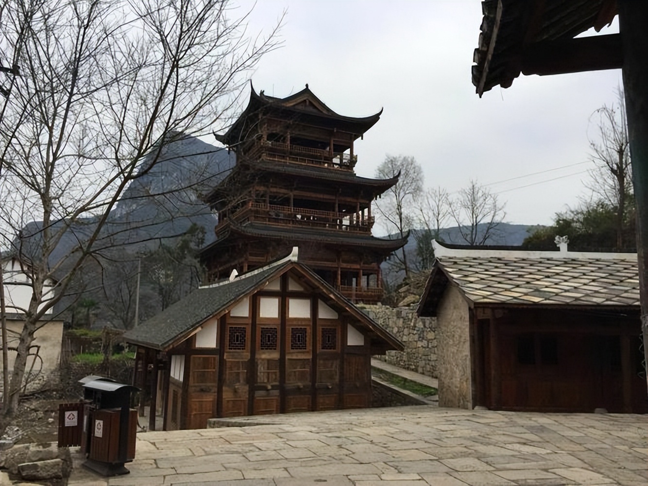 贵州有座"神奇"的古寨,建在悬崖山顶上,与世隔绝宛如世外桃源