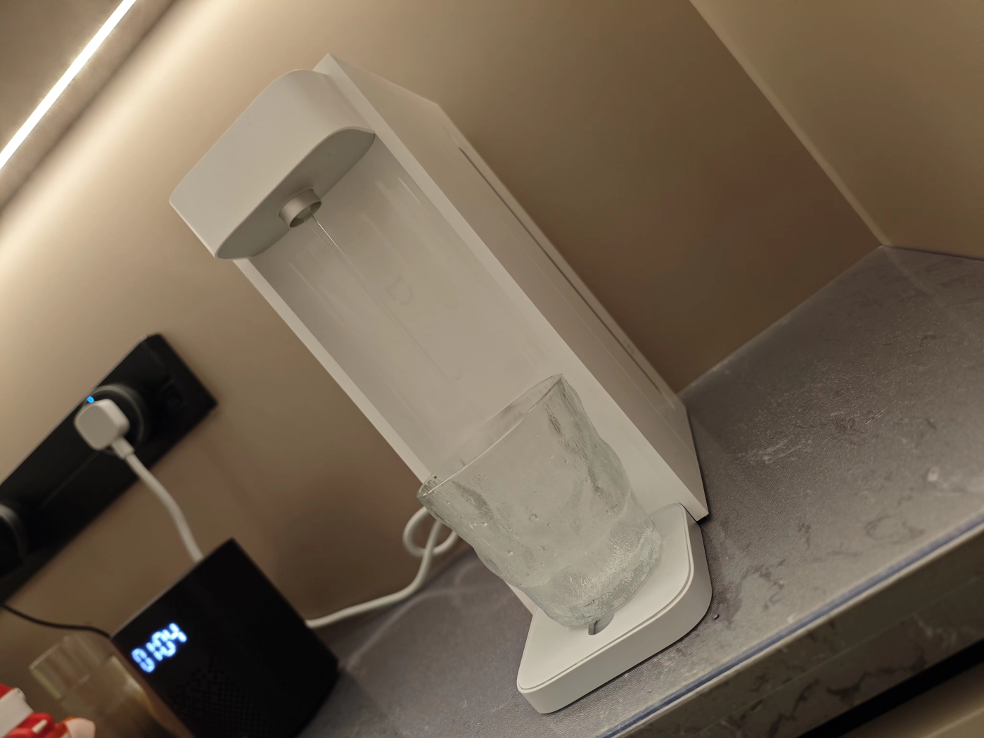 小米放出“大招”，三秒即热饮水机降至新低，到手仅140元！