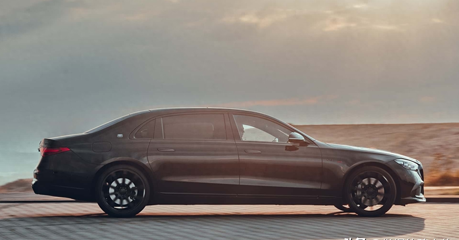 爆改850匹马力,奔驰"巴博斯850"正式官宣,售价币369.5万!