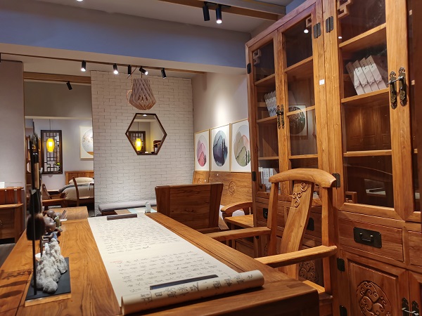 老榆木家具品牌致远家具,教您挑选家具的注意事项