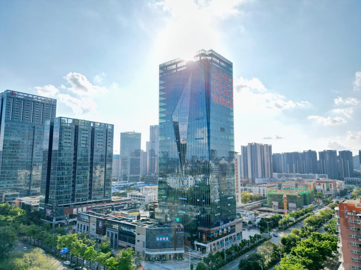 夜空彩虹用艺术灯光激发商业活力,助力颐安智富里打造新地标