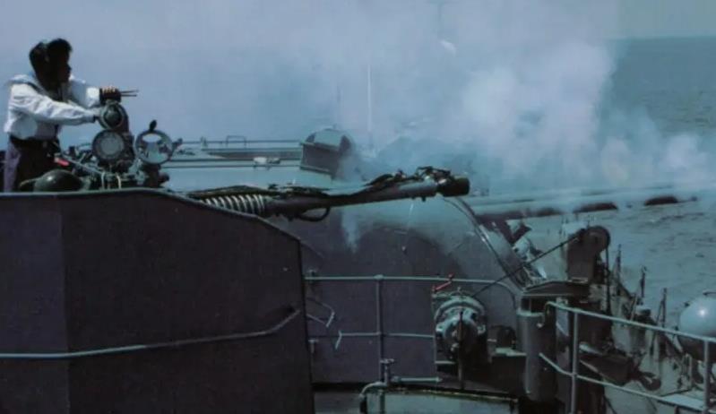 赖三羊:因撤职心生仇恨,炸毁军舰致134人牺牲,让国家损失11亿