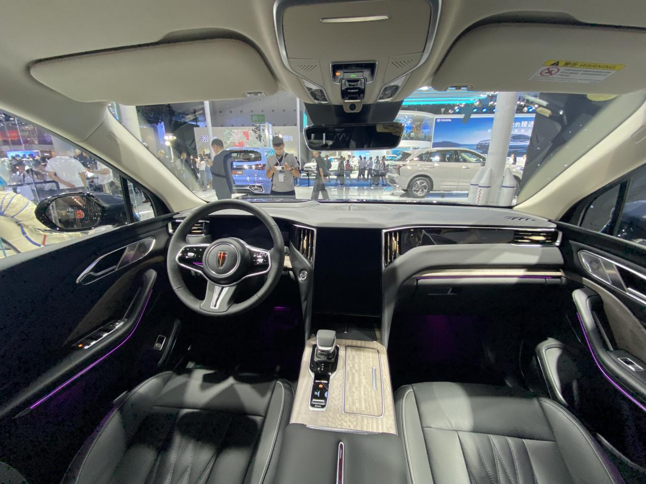 大空间豪华c级suv,全新红旗hs7上市,售价25.58万起
