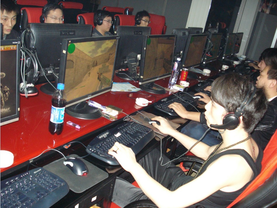 曾经红火的网吧一夜消失,到底发生了什么