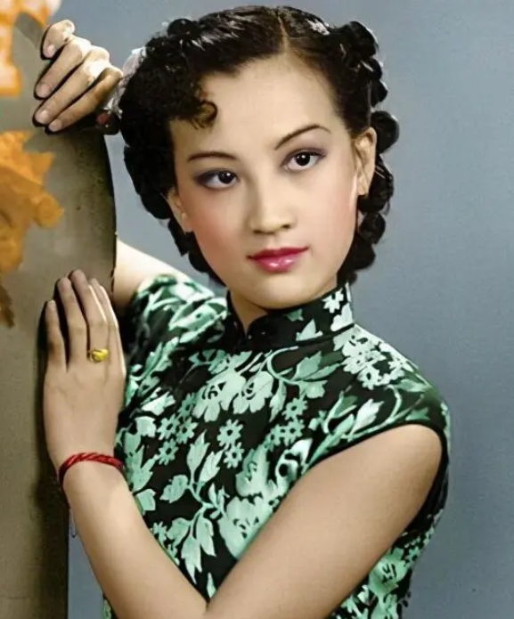 民国富家小姐落风尘,委身青楼做烂人:浑身没一块好肉