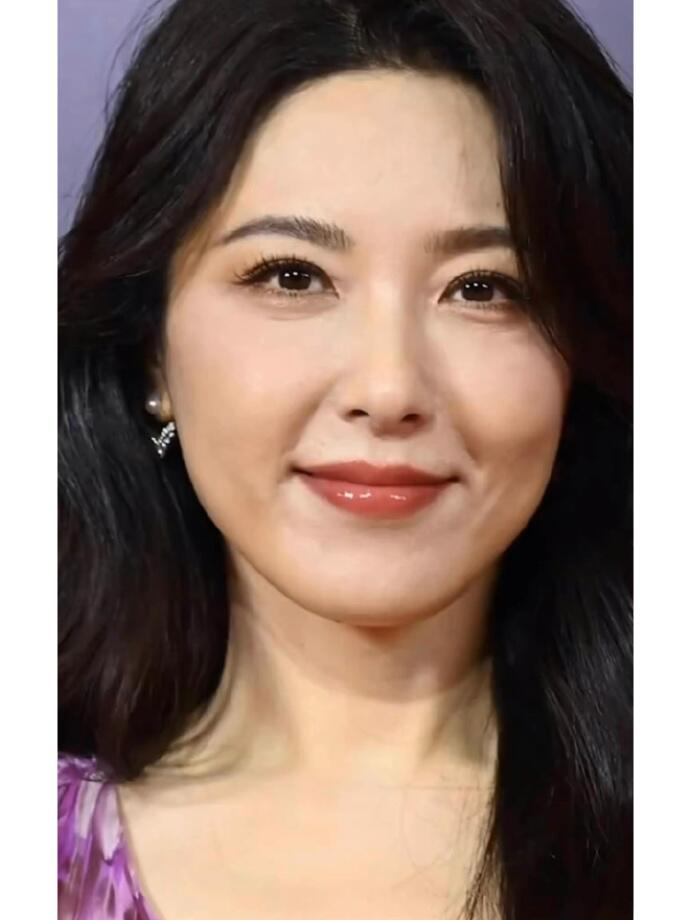 哪家媒体这么"实在"?这么多女明星的怼脸生图,全放出来了!