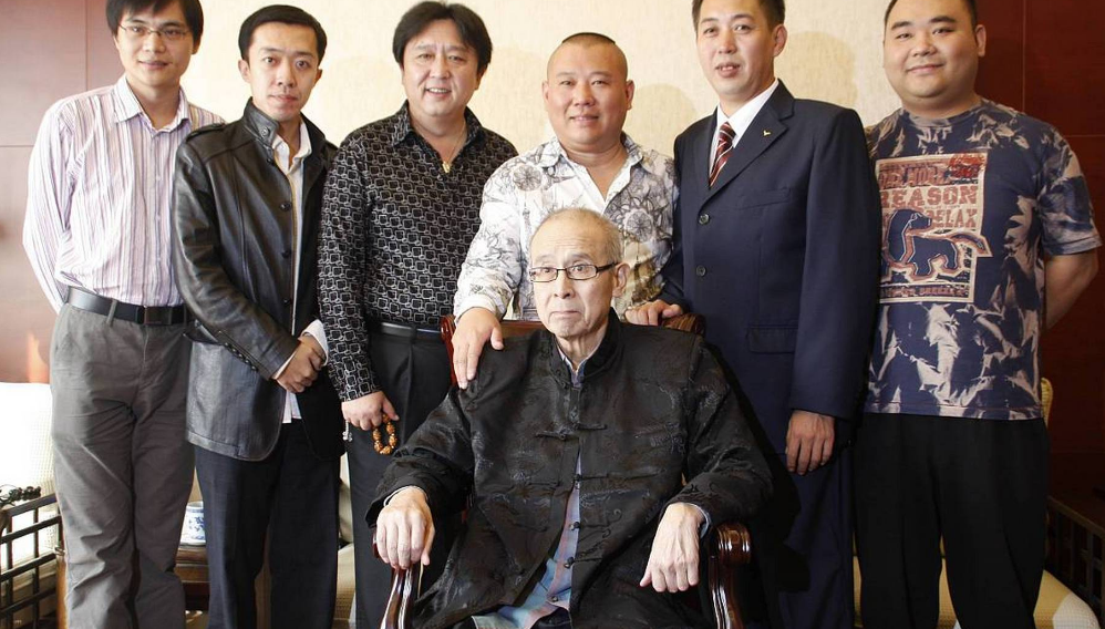 退社之象尽显?张文顺先生葬礼上,早就预示了谁才是"忠臣孝子"