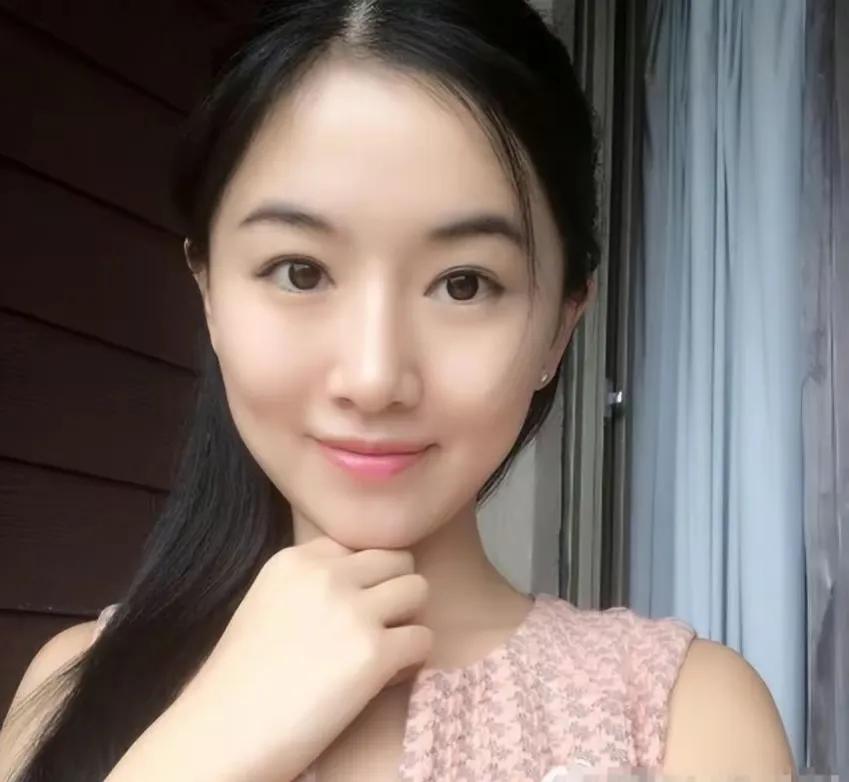 翟欣欣宣布第五次公开征婚,前四次征婚都没找到,网友:太扎心了