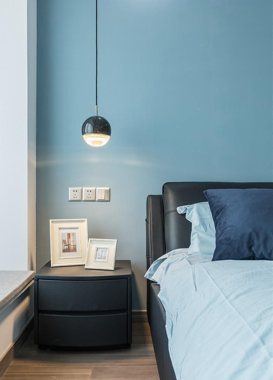 85㎡北欧三居,高级灰乳胶漆搭配木饰面装饰板,清新时尚有格调