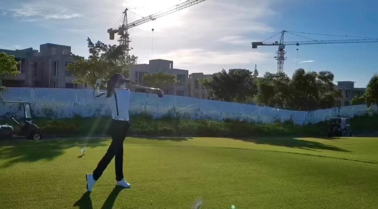 新少年|张炜佳:高尔夫球场上的「她」力量