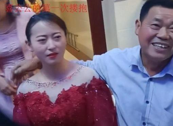 儿媳洗澡嗯哦父亲