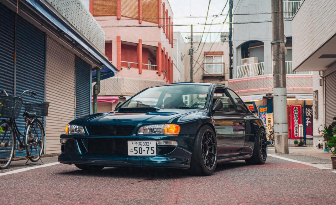 从斯巴鲁的旗舰车型wrx sti开始,就有了翼豹gc8这款具有标志性的车型.