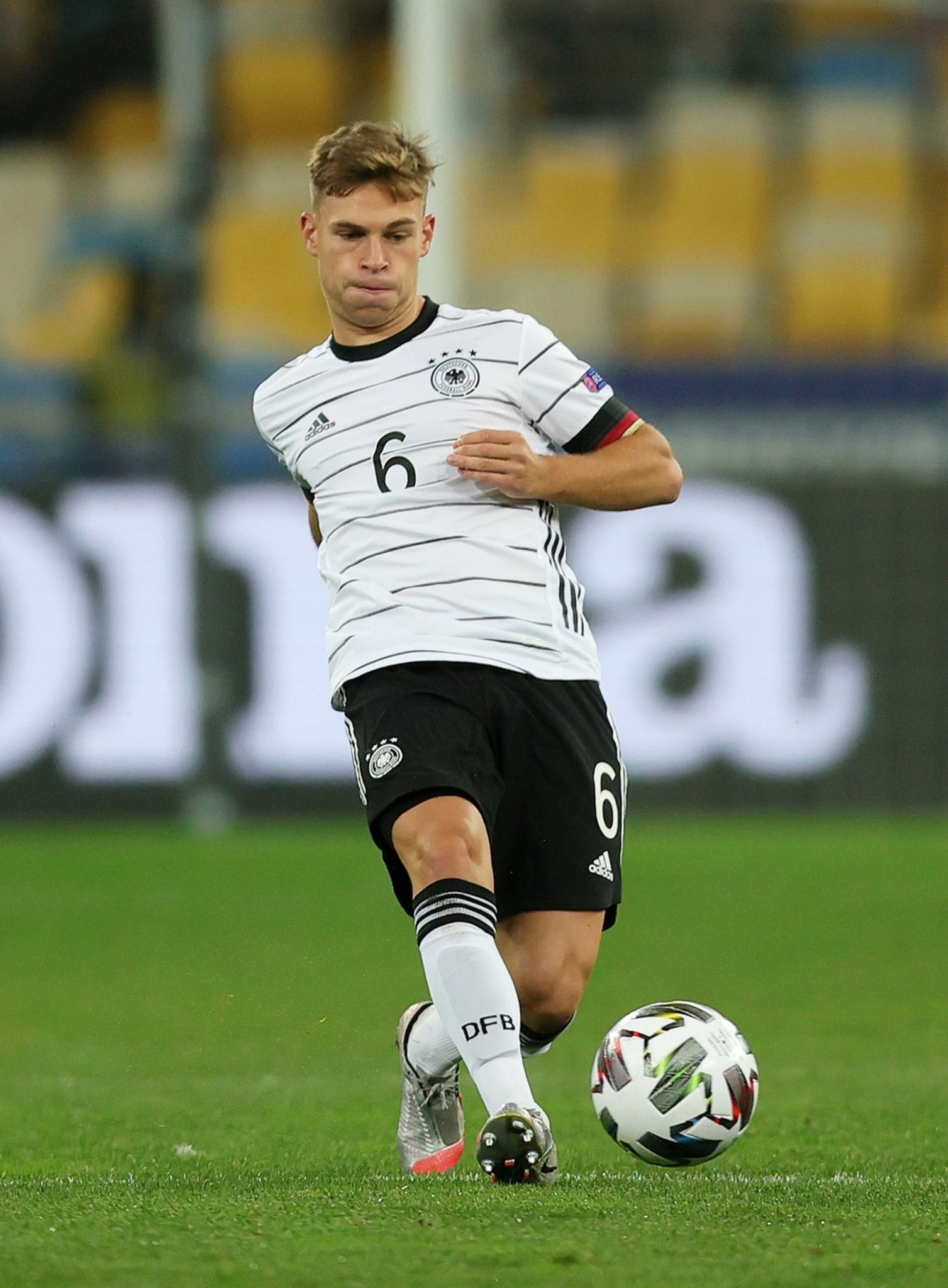 基米希的下一站:英超双雄利物浦与曼城的争夺战