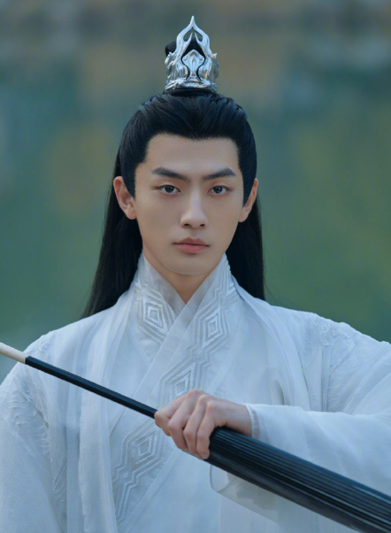 肖战被弃?曝《庆余年2》言冰云一角确定,新人眼神呆滞,颜值低