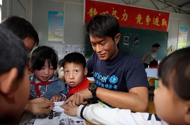 论慈善公益,刘德华和古天乐,在娱乐圈属头一个