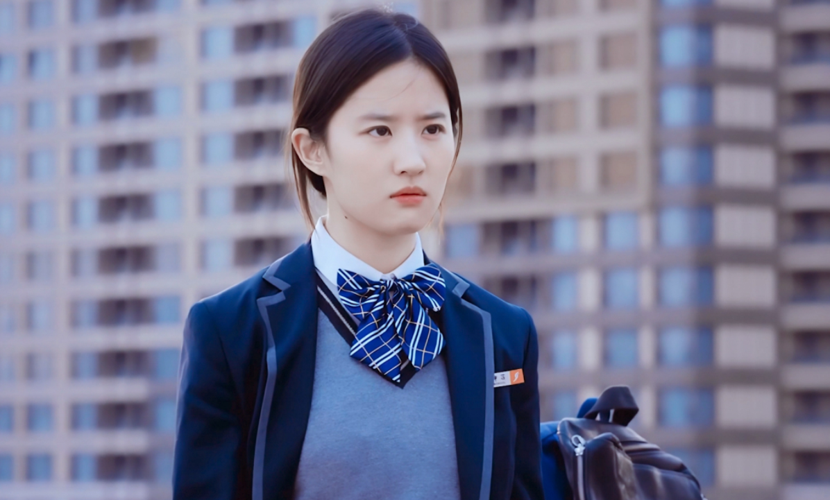 刘亦菲36岁重返校园,演绎不同青春力量,用行动证明年龄只是数字