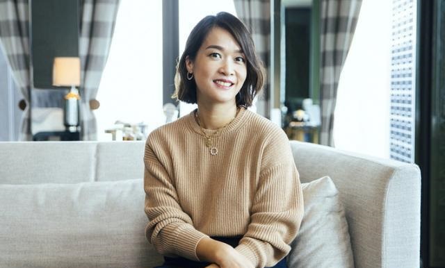 43岁香港富三代郑志雯生下五胎,带着宝宝参加名流聚会,魅力十足