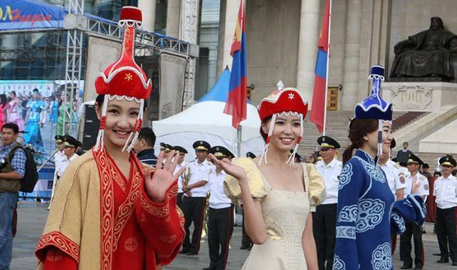 內蒙錢多,外蒙女多,為何蒙古女不嫁中國小夥?當地美女說出原因