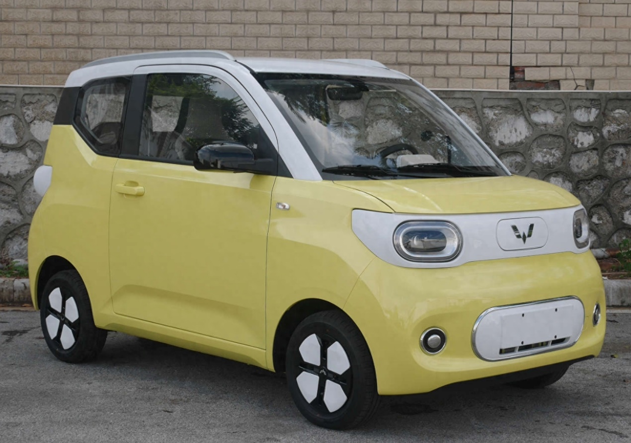 增快充!新款五菱宏光miniev实车到店,尺寸升级,配悬浮中控屏