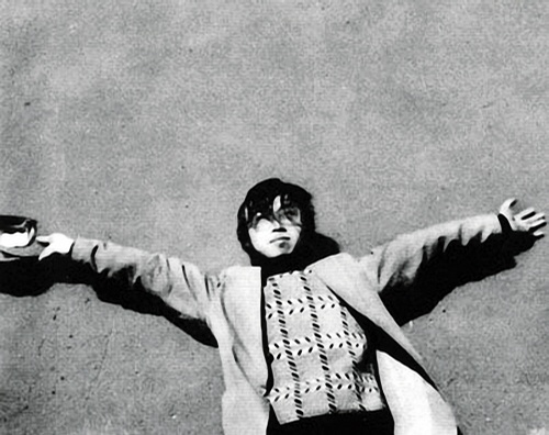 天才诗人海子:理想主义的坚守者与殉道者