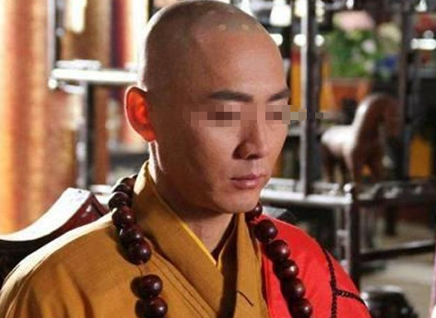 故事:荔湾广场异事,地下的八棺太邪门,大师联手破"跳楼胜地"