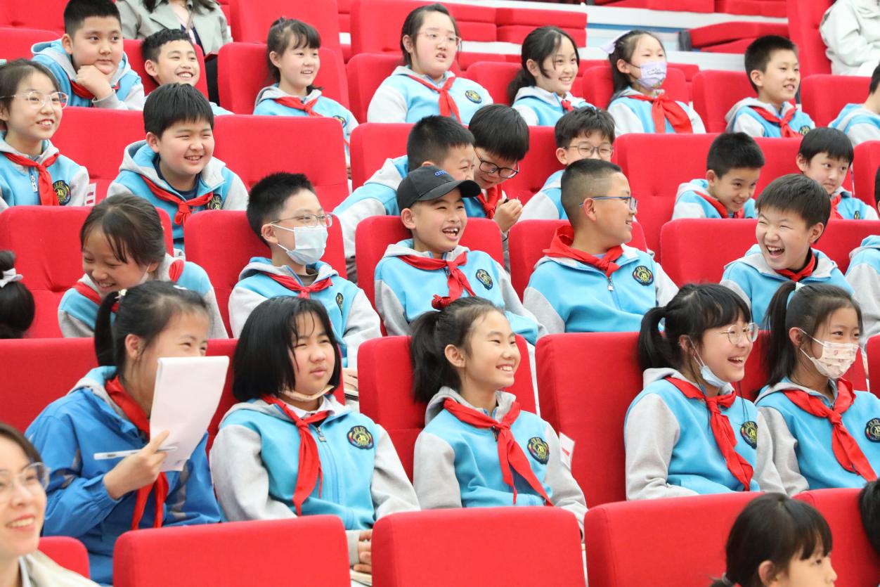 曲江南湖小学举办第二届书香文化节