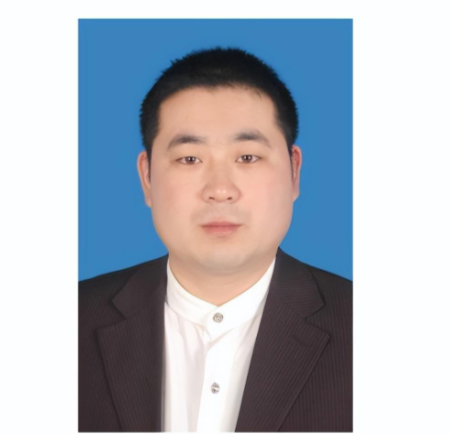 裴洪泉贪污3000万建豪宅,包养年轻美女,他最终会步入法网吗?