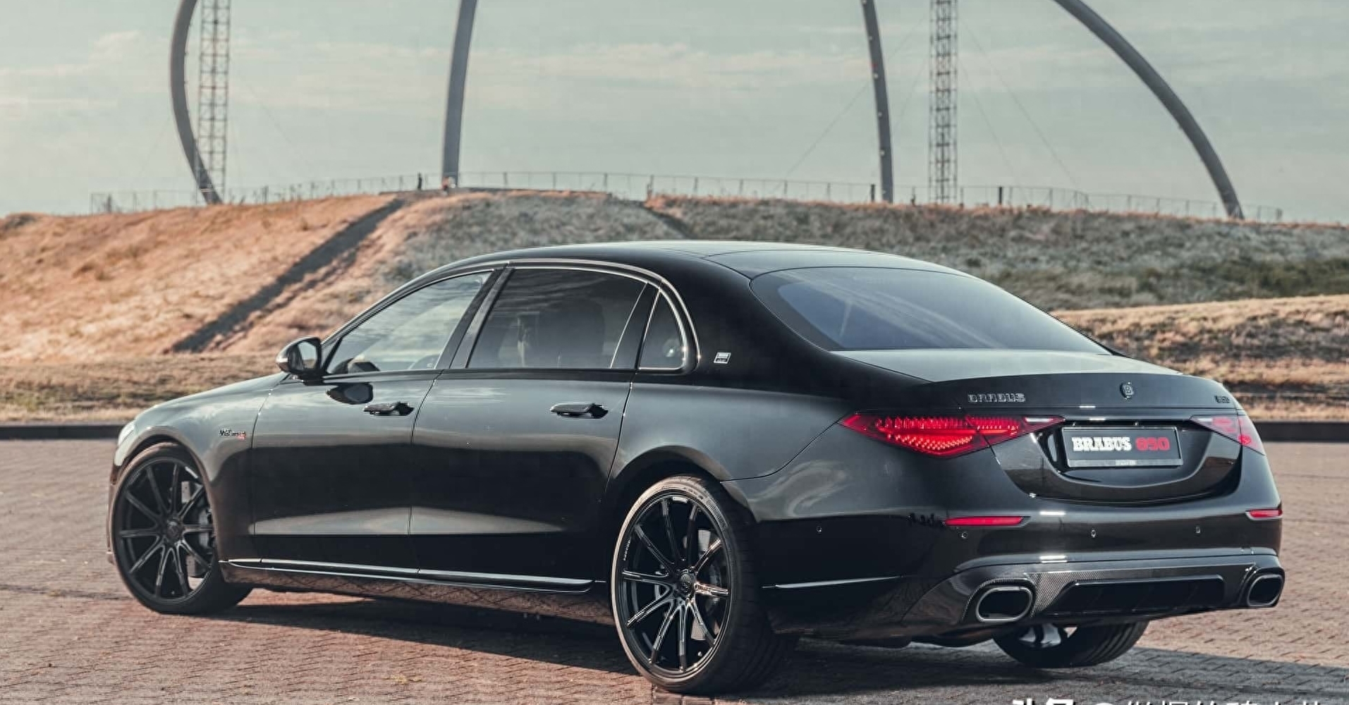 爆改850匹马力,奔驰"巴博斯850"正式官宣,售价币369.5万!