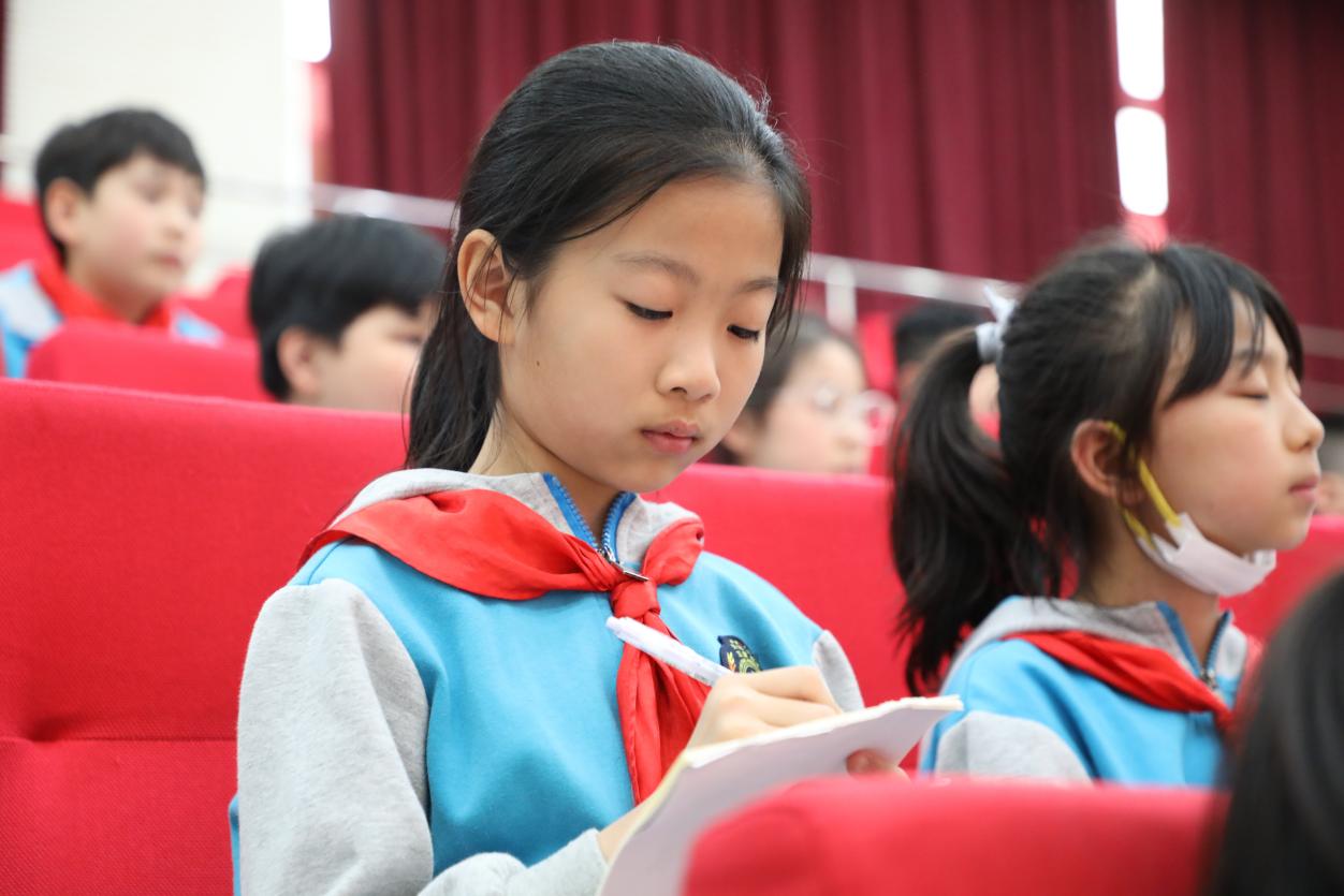 曲江南湖小学举办第二届书香文化节