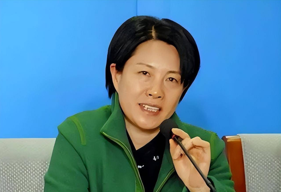 江苏女贪官张美芳,受贿五千万坐拥七套房,喜欢包小白脸