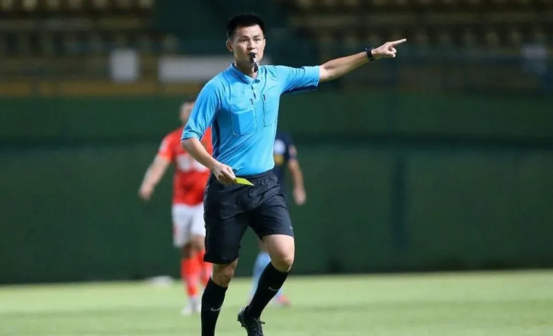 中超裁判安排:傅明王哲李海新皆担任var,麦麦提江主哨上海德比
